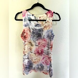 Pretty Floral ,Brittany Black sleeveless top ;size small
